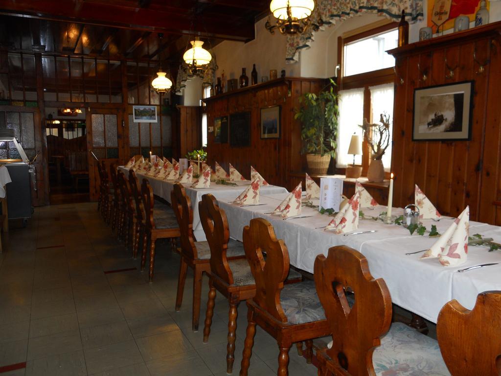 Kirchenwirt Inn Kreuzen  Bagian luar foto